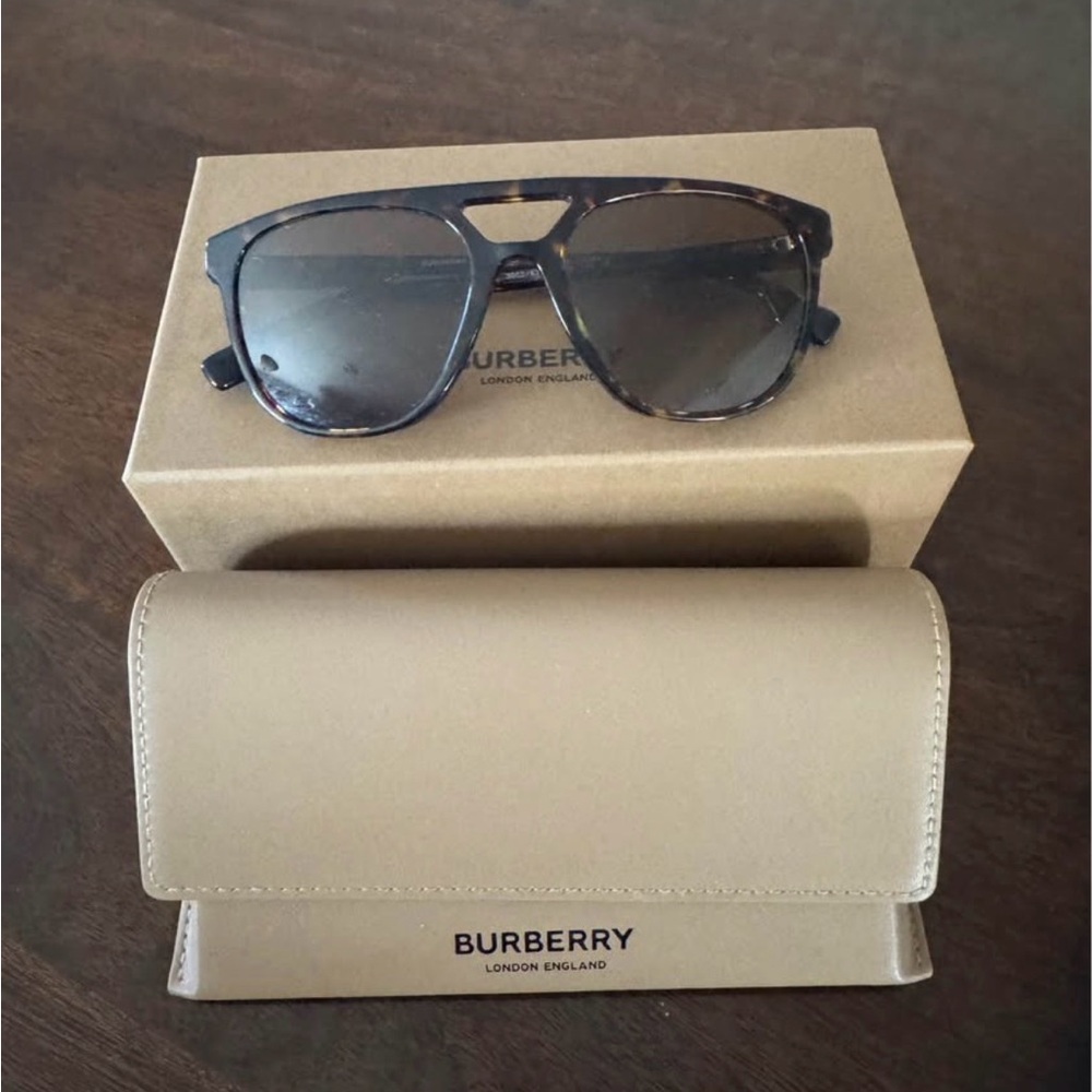 Burberry tortoiseshell Sunglasses with Box